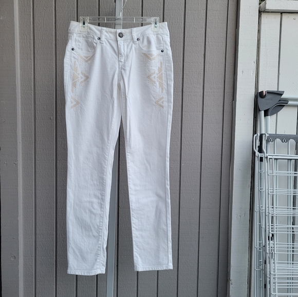 AEO | 4-SHORT White Skinny Jeans w/ Cream Embroidered Pattern EUC - Picture 14 of 14